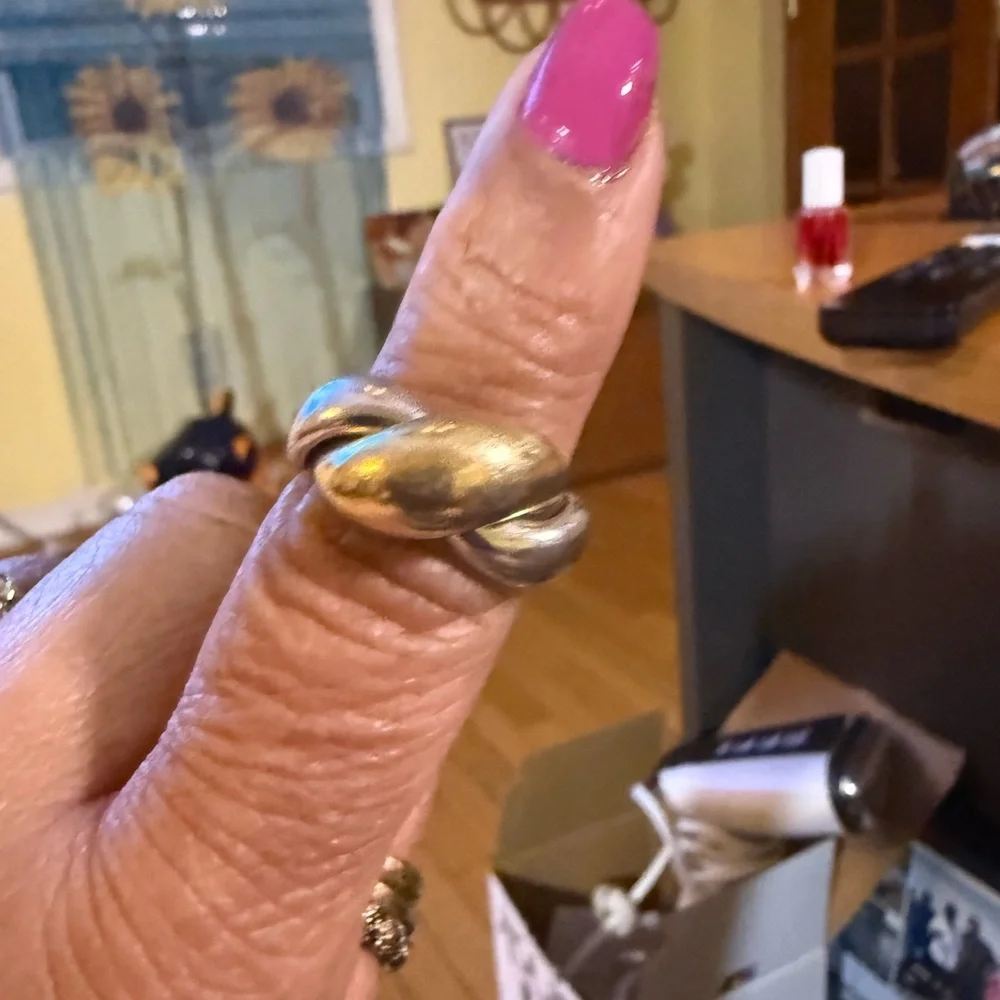 Gold Twisted Knot Ring - Picture 10 of 13